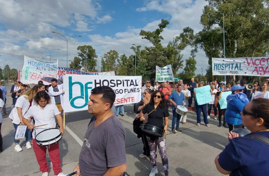 Salud volvió a manifestarse en Córdoba y el Hospital Illia estuvo nuevamente presente